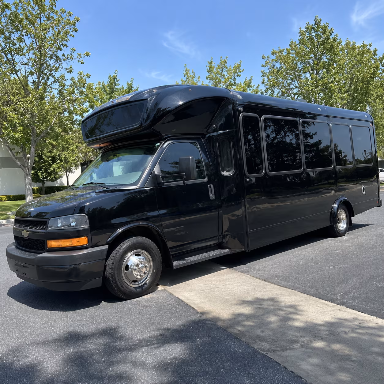 bellflower 15 passenger party bus