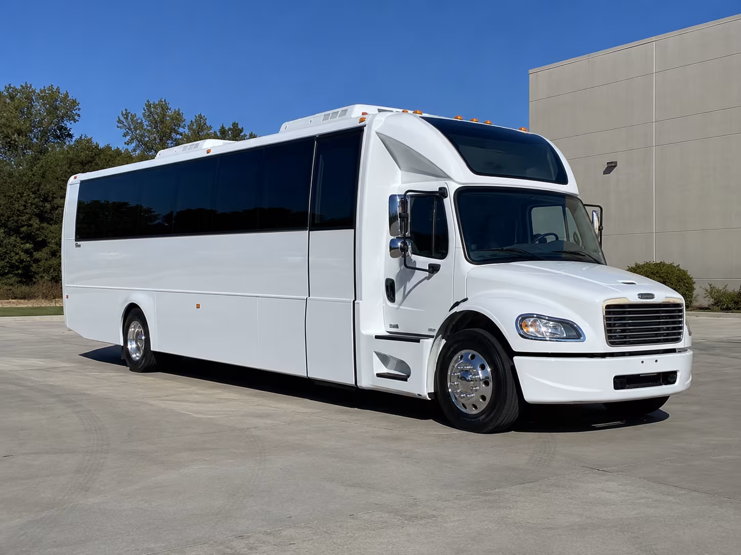 bellflower 28 passenger party bus