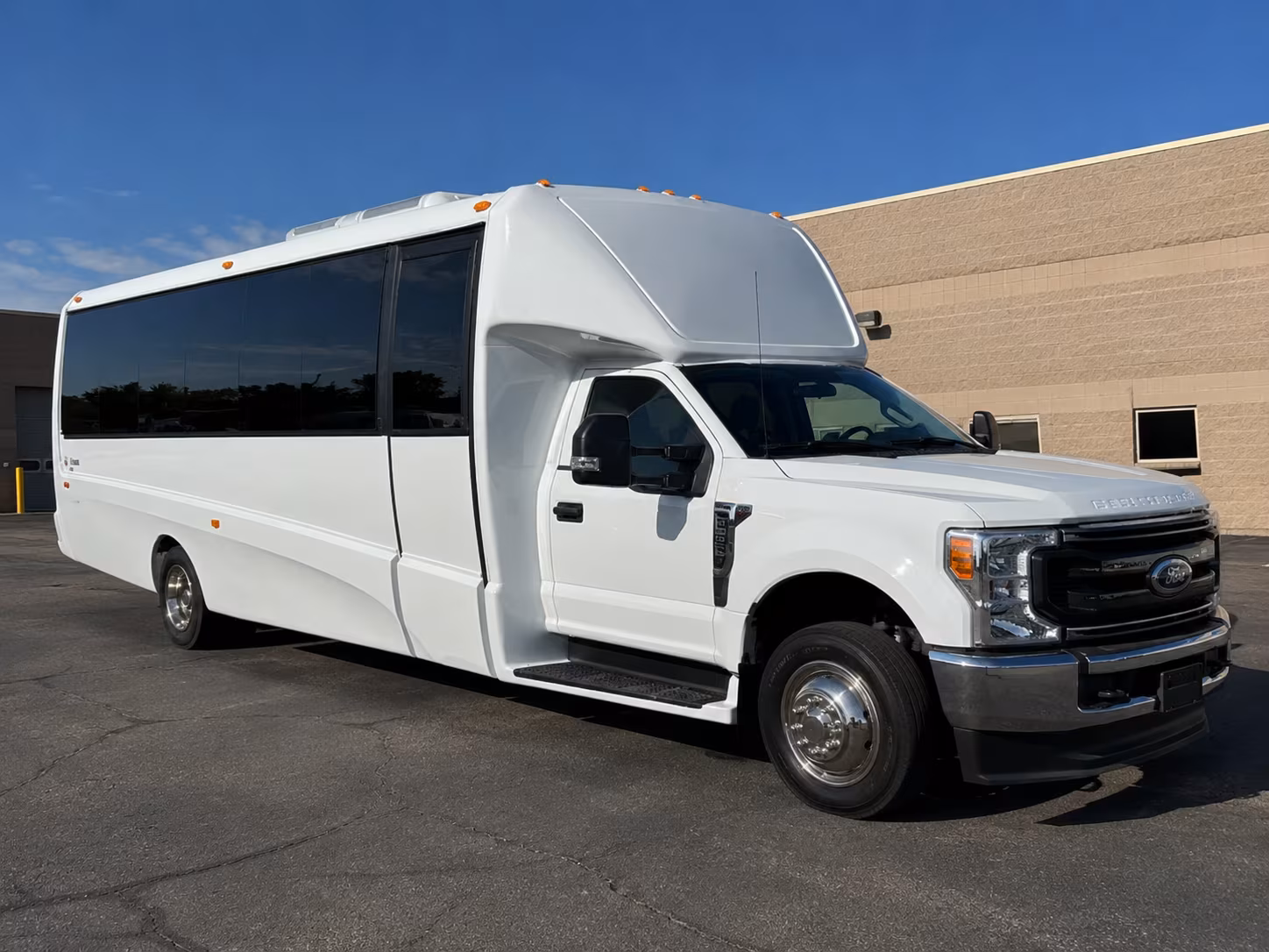 quinceanera birthday and celebration buses in bellflower